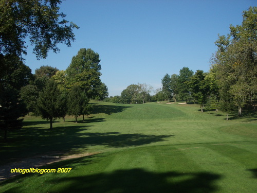 Par 4 third hole at Bridgeview