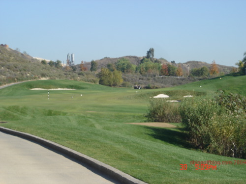 496 yard par 4 4th hole, dogleg right